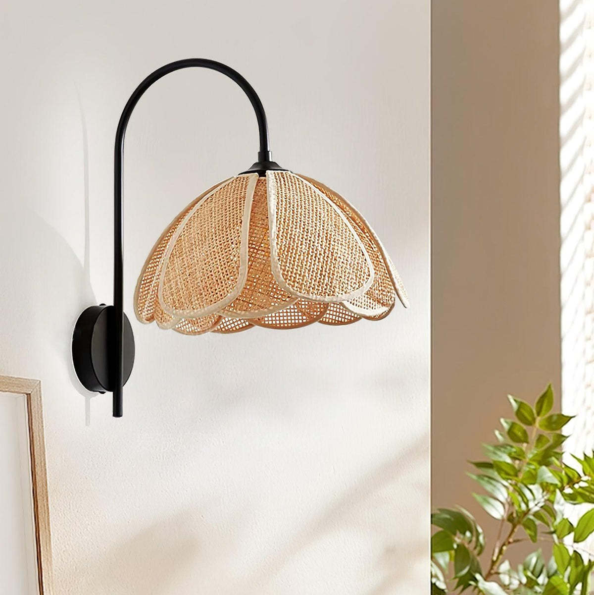 Rattan Petal Wall Lamp 11.8″- 16.1″-labpiecesign