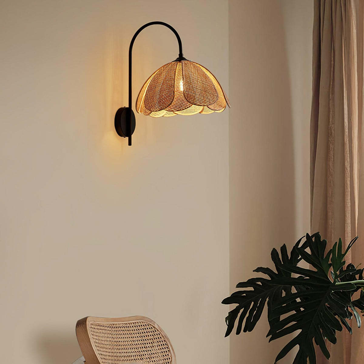 Rattan Petal Wall Lamp 11.8″- 16.1″-labpiecesign