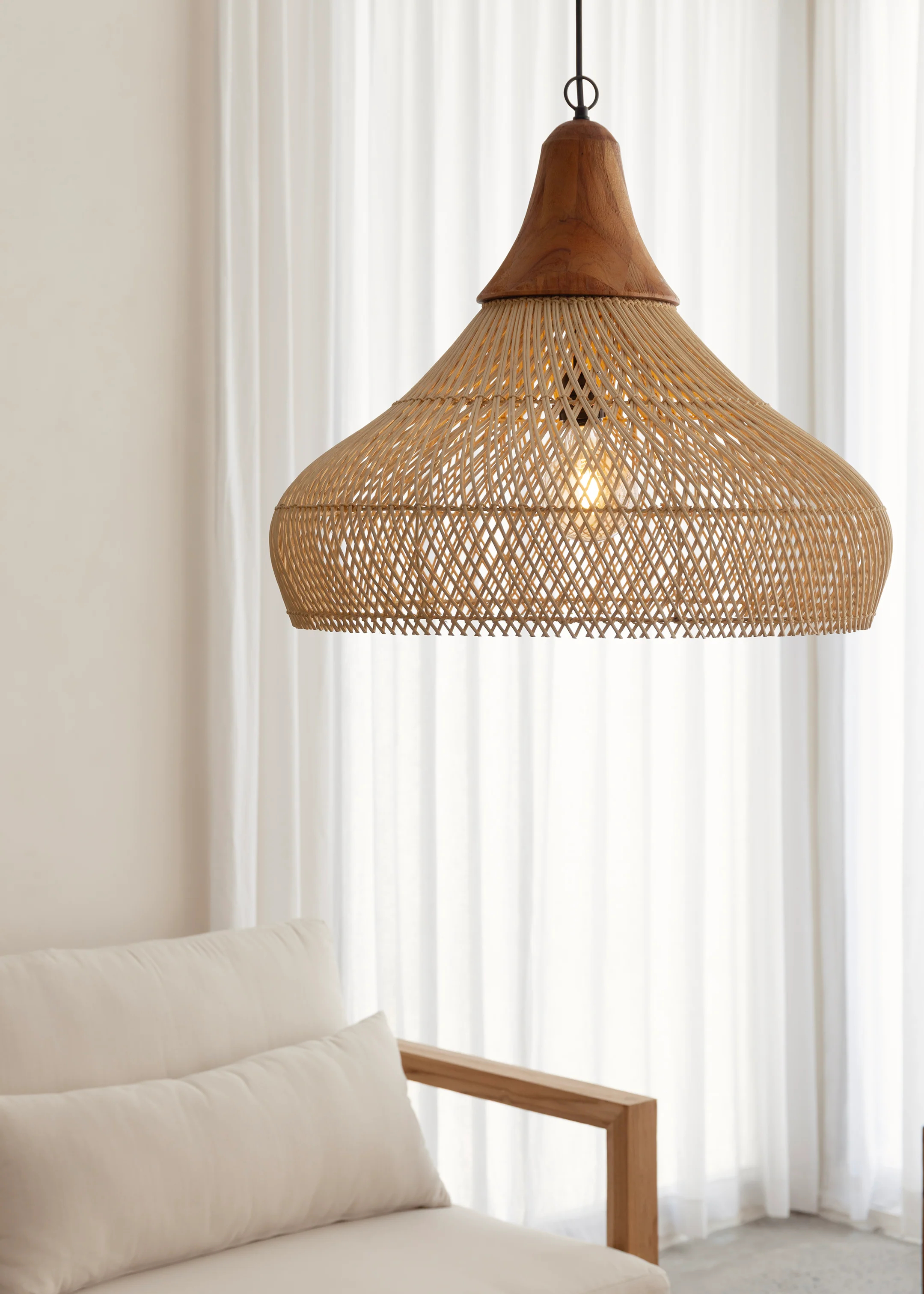 Lakey Pendant