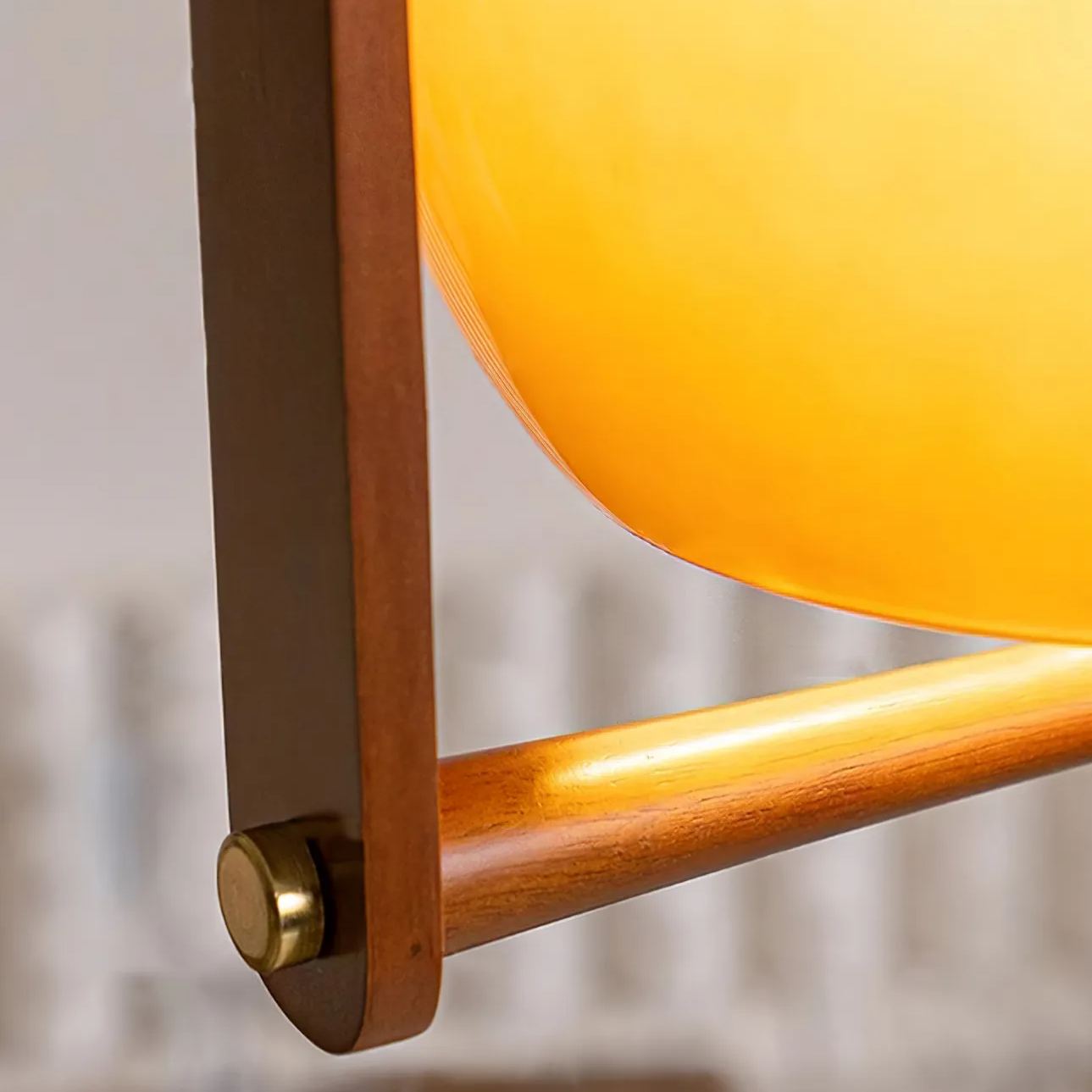 https://img-va.myshopline.com/image/store/1647245801943/Kleine-Stretchable-Pendant-Lamp-13.jpeg?w=1289&h=1611