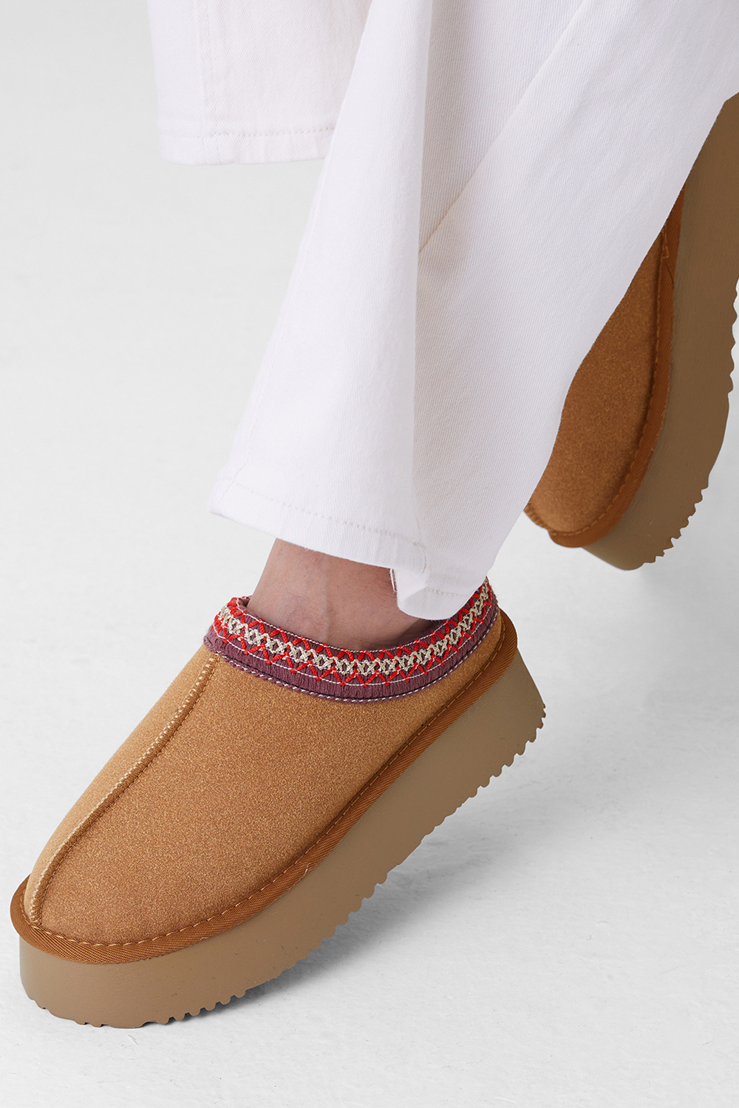 KatchMe Women's Comfort Versatile Plush Faux Fur Platform Warm Slippers, Winter Suede Non-Slip Footwear, Leisure Slip-On with Chunky Sole, Thermal Boots