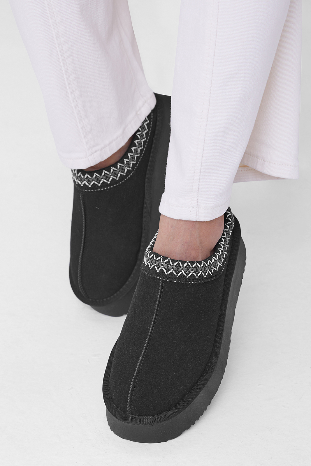 KatchMe Women's Comfort Versatile Plush Faux Fur Platform Warm Slippers, Winter Suede Non-Slip Footwear, Leisure Slip-On with Chunky Sole, Thermal Boots