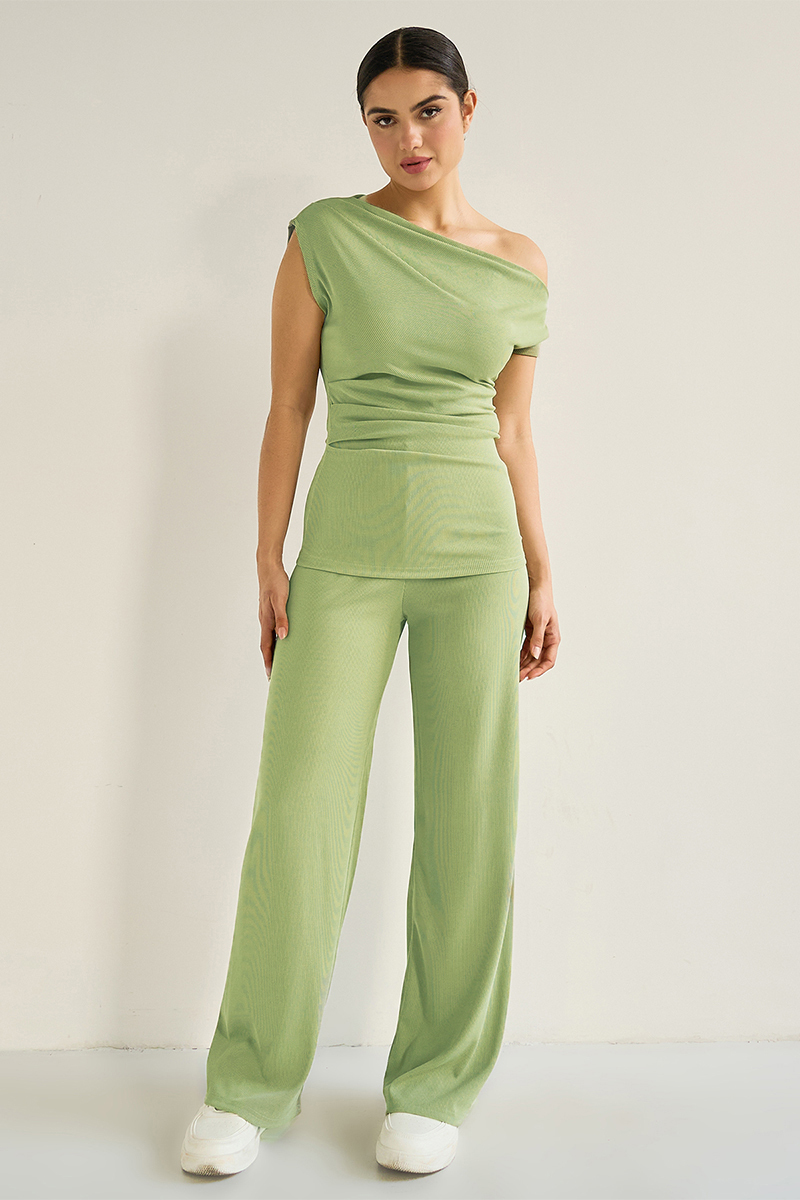 Leisure Solid Sloping-Shoulder Slim Top & Wide-Leg Trousers Co-ord