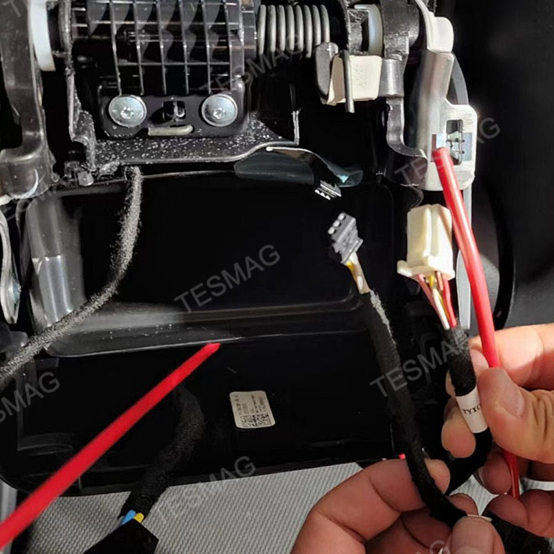 Automatic Swivel Screen Holder for Tesla Model 3/Y