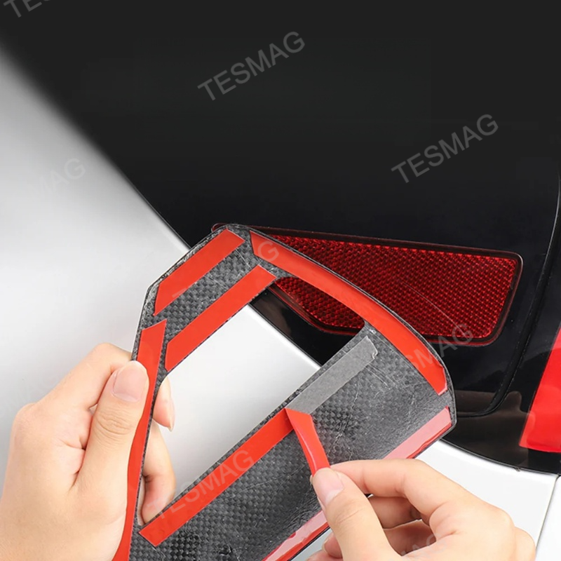 Carbon Fiber Charging Port Cover for Tesla Model 3 Highland/Model Y Juniper