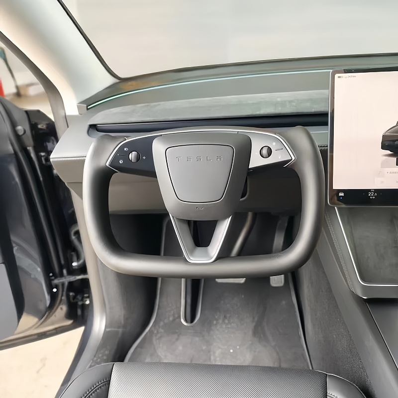 Model Y Juniper Yoke Steering Wheel with Heating Feature