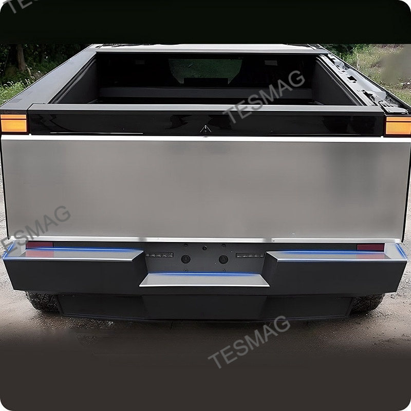 Rear bumper guard in stainless steel for the Tesla Cybertruck