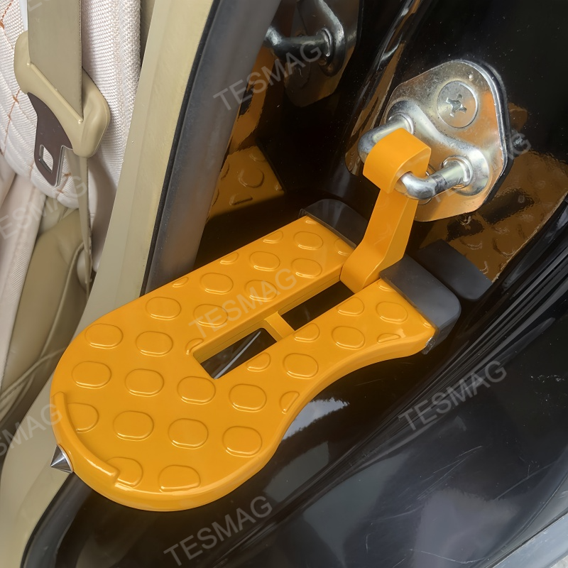 Universal Foldable Car Door Step With Emergency Hammer Function