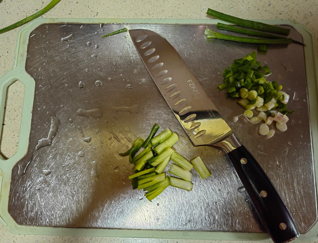 How to Cut Green Onions