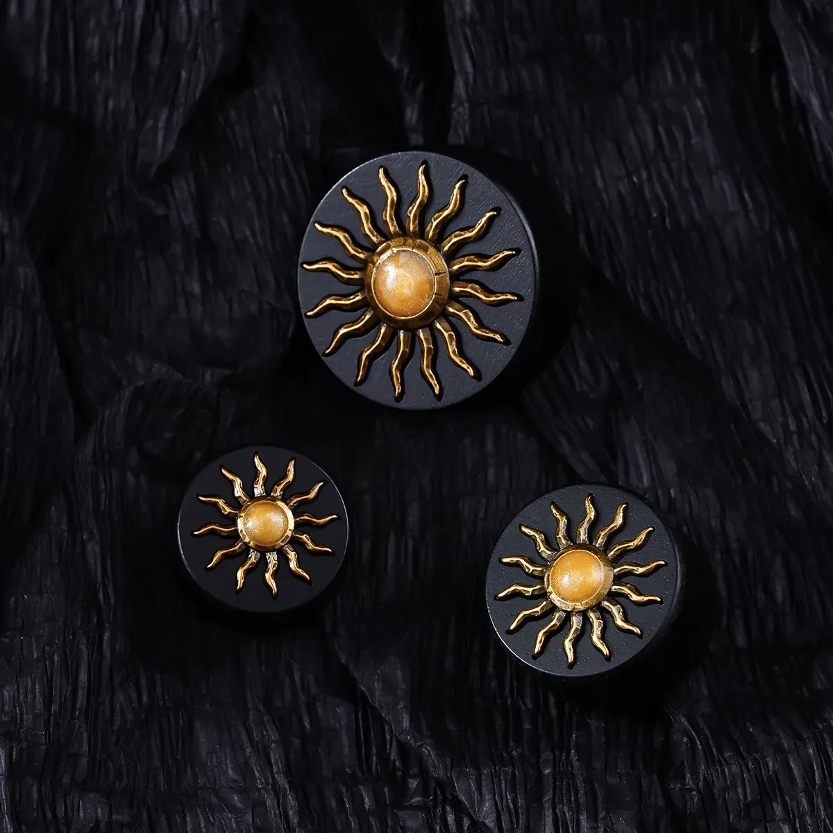 SOLAR ECLIPSE PLUGS