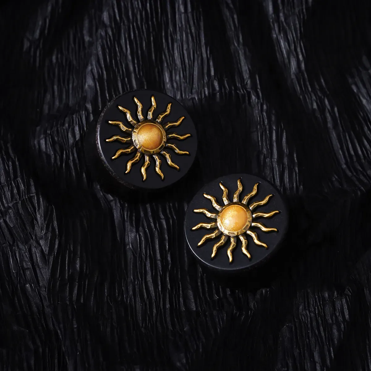SOLAR ECLIPSE PLUGS