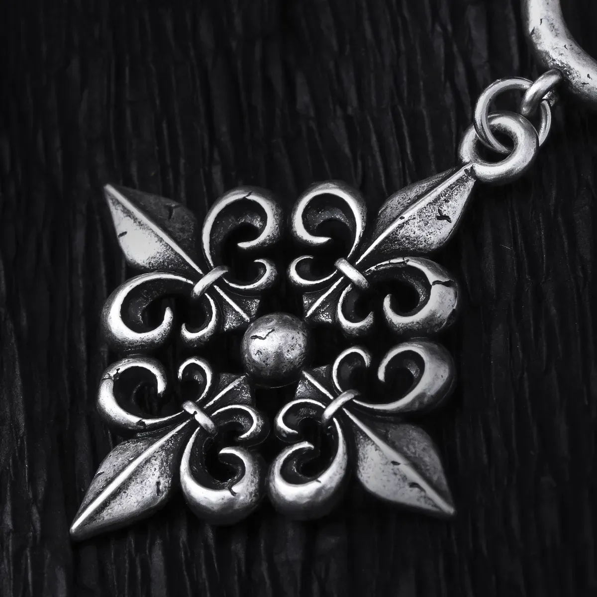 FLEUR-DE-LIS ELEGANCE EARRINGS