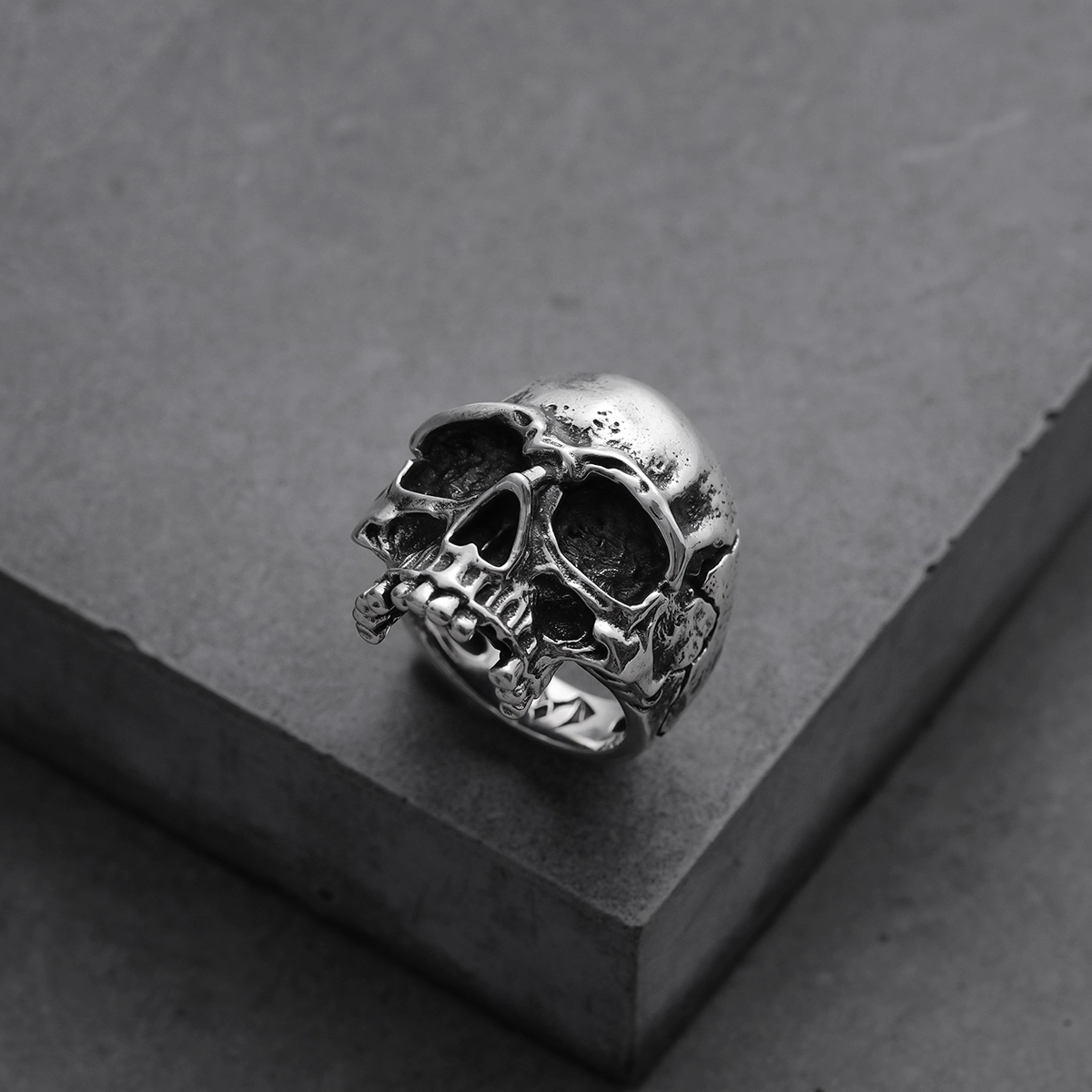 MEMENTO MORI SKUL RING