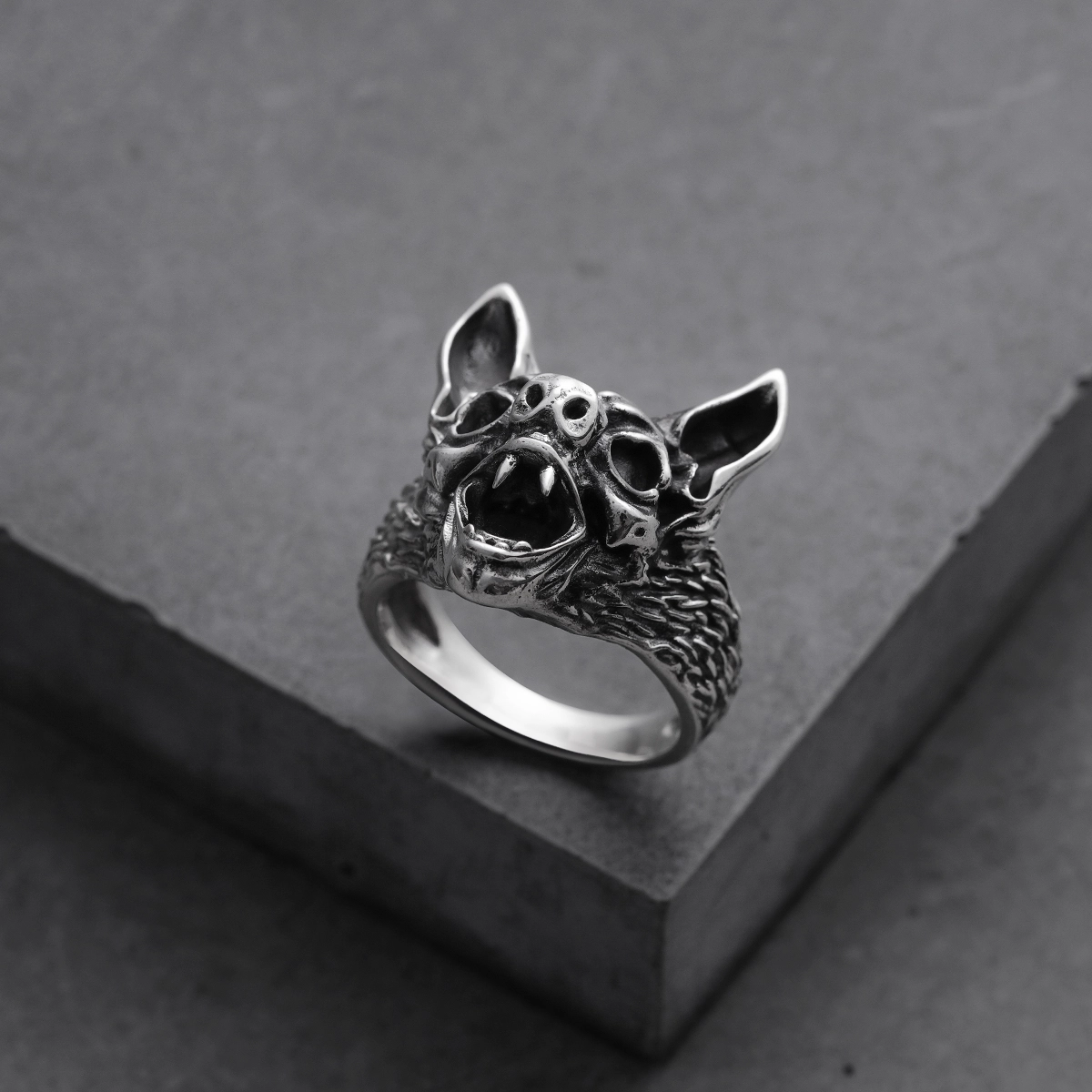MYSTIC GUARDIAN BAT RING