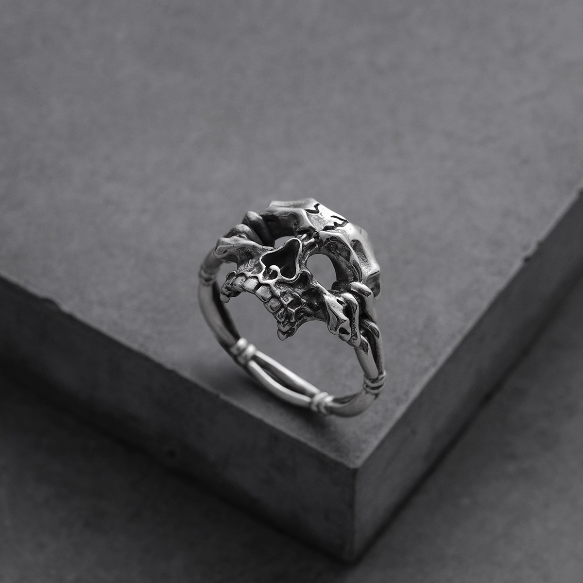 SKULL EMBLEM RING