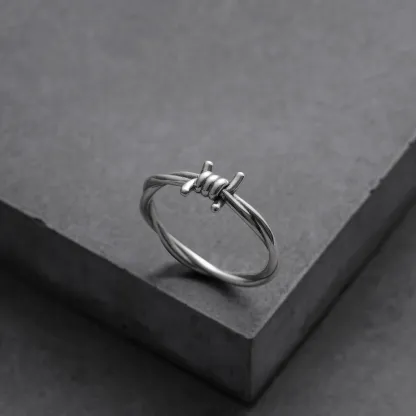ENTWINED KNOT RING