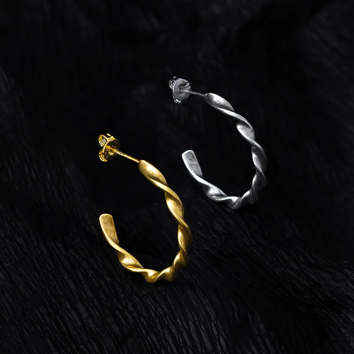 TWIST ESSENCE EARRINGS