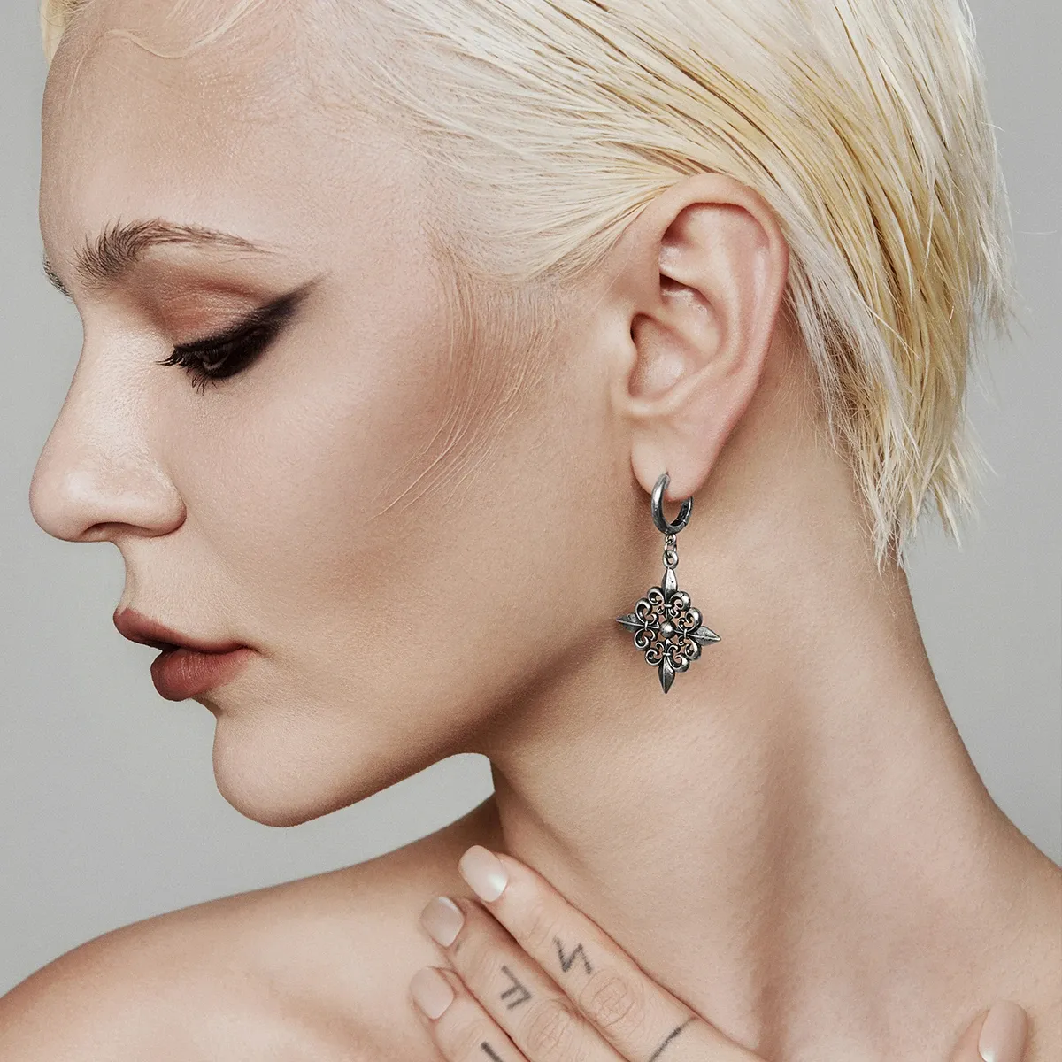 FLEUR-DE-LIS ELEGANCE EARRINGS