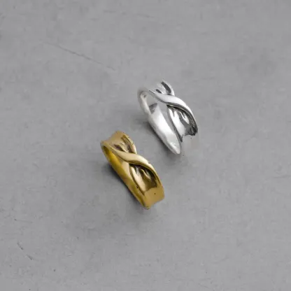 ETERNAL TWIST RING