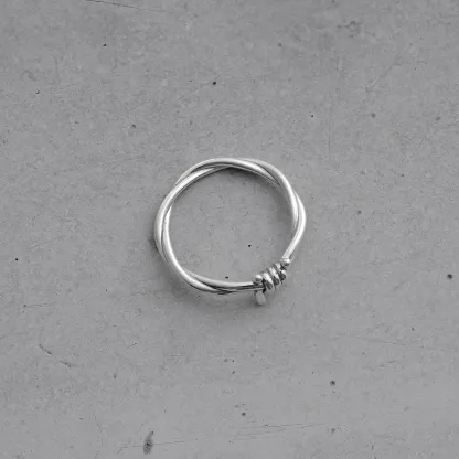 ENTWINED KNOT RING