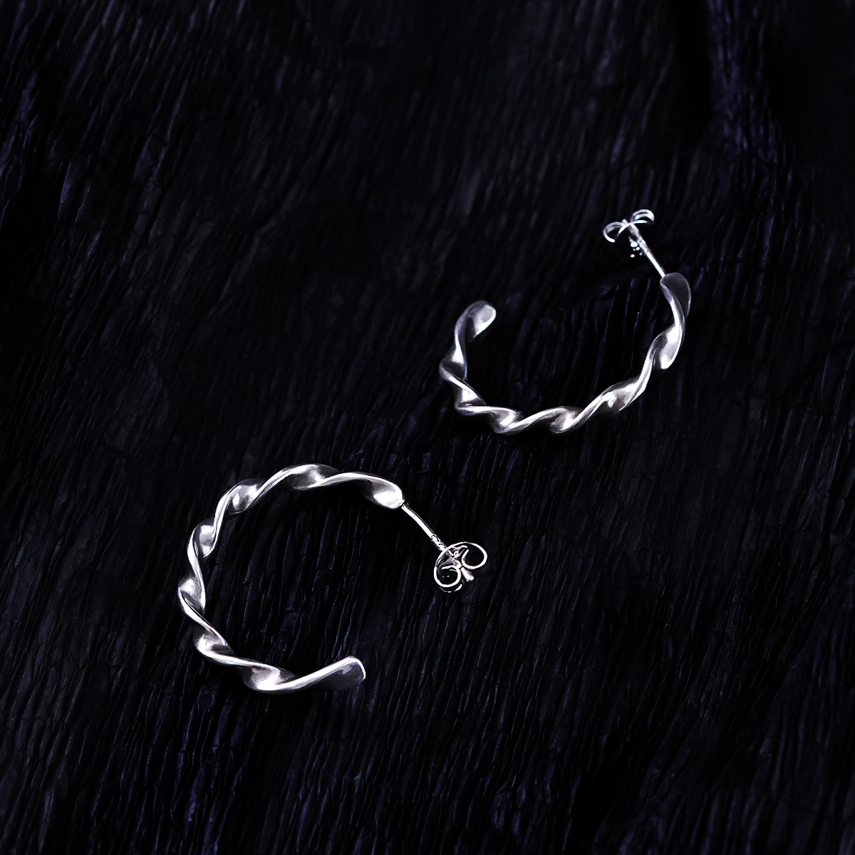 TWIST ESSENCE EARRINGS