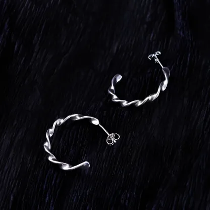 TWIST ESSENCE EARRINGS