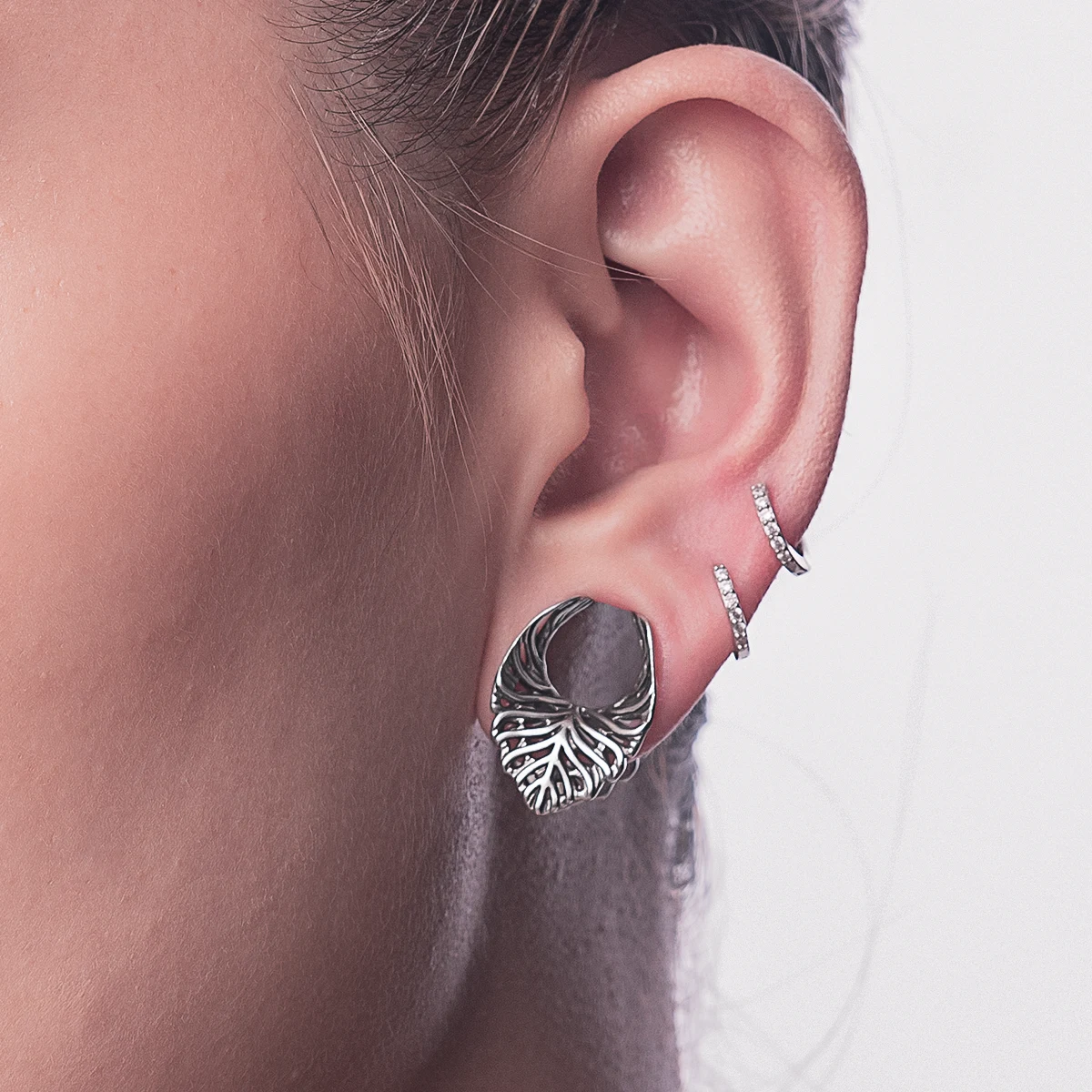 RETRO LEAF TUNNELS