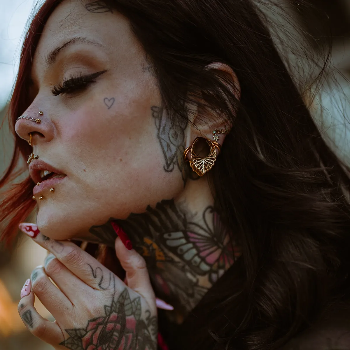 RETRO LEAF TUNNELS