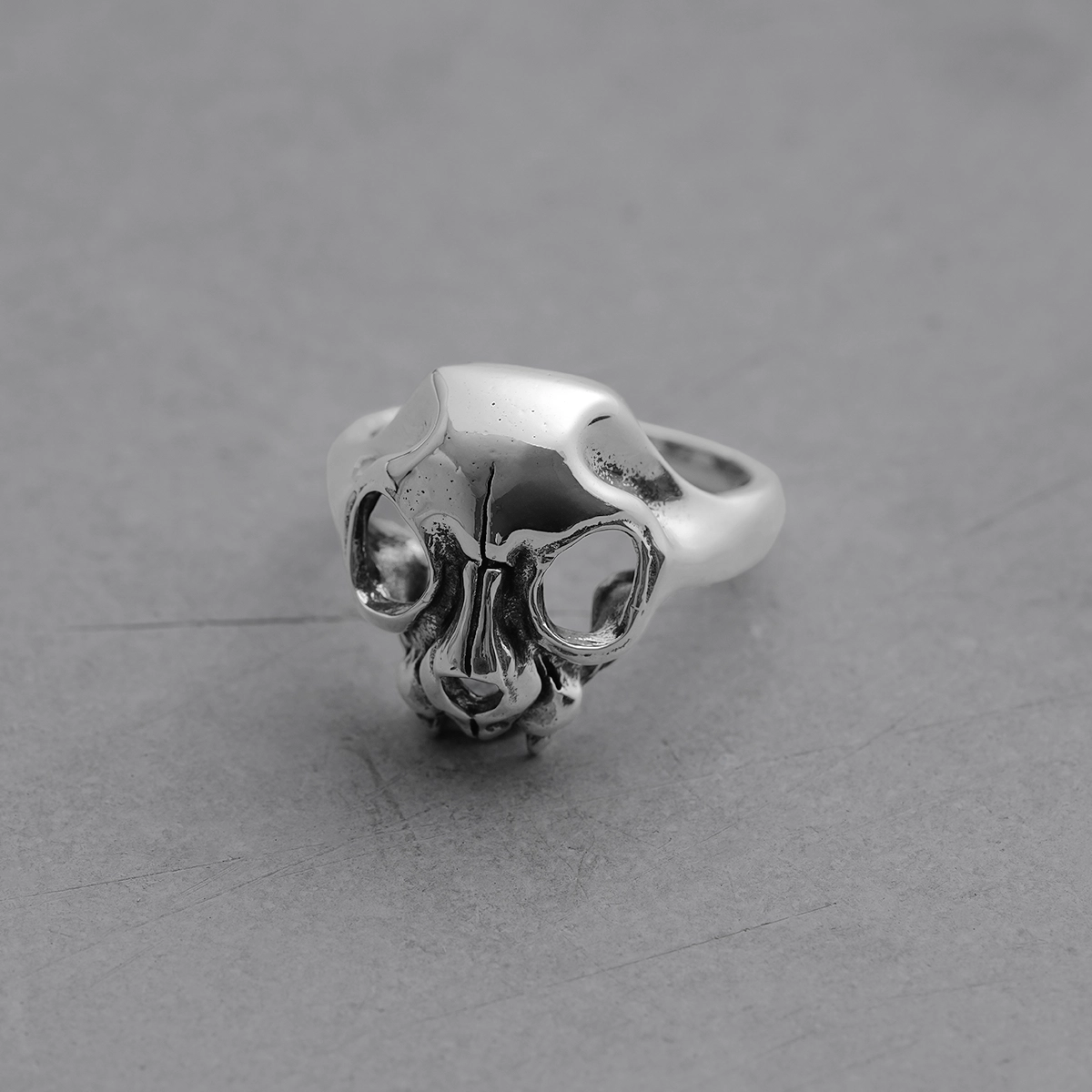 ETERNAL SKULL RING