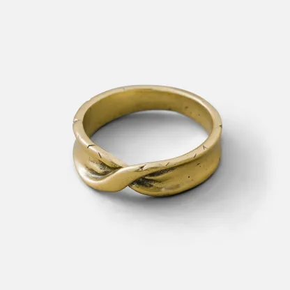 ETERNAL TWIST RING