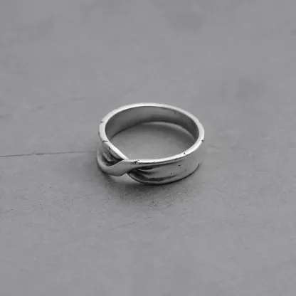 ETERNAL TWIST RING