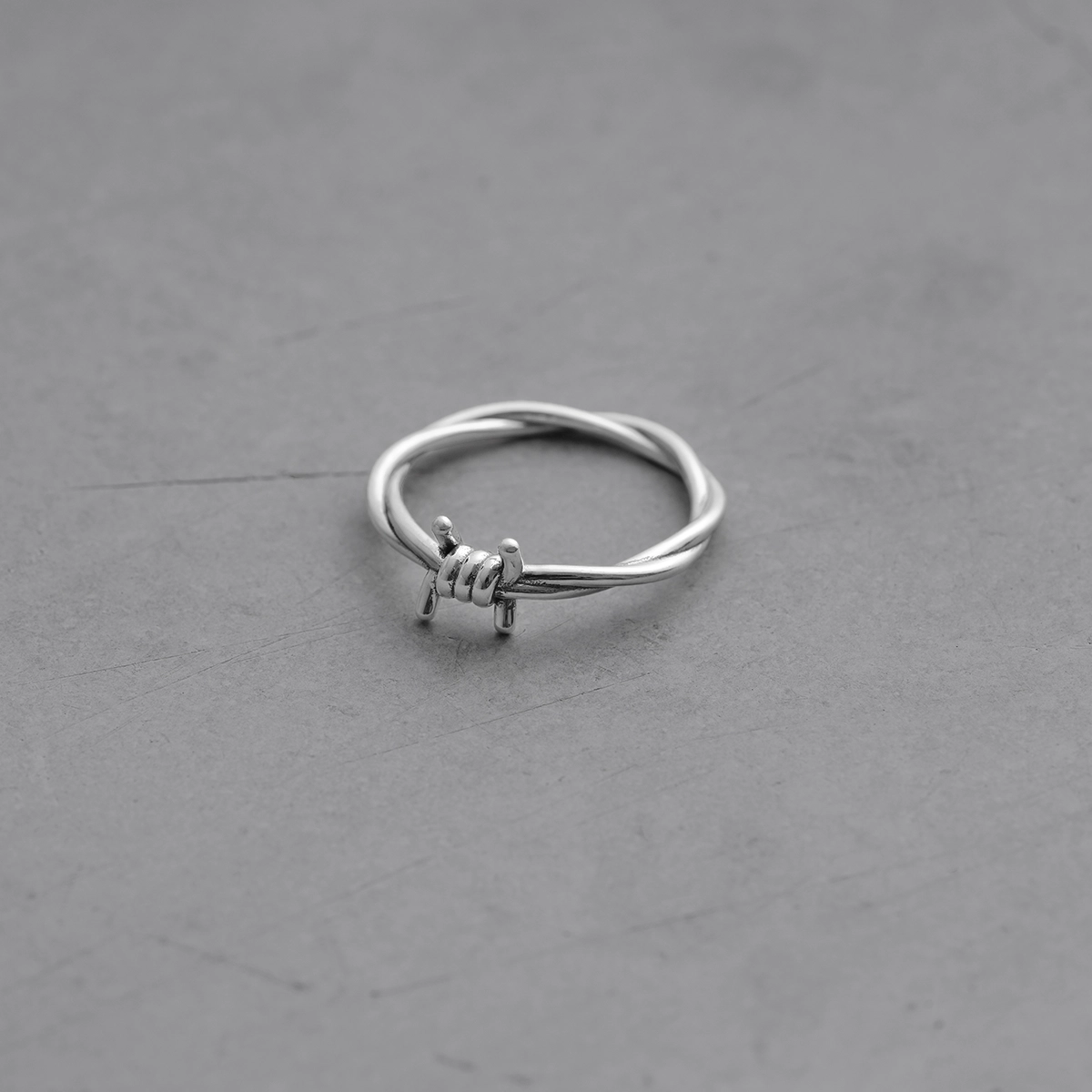 ENTWINED KNOT RING