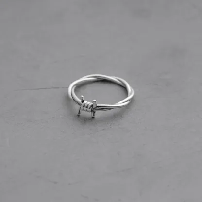 ENTWINED KNOT RING