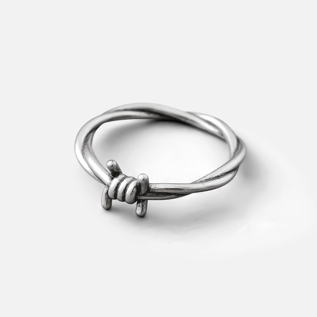 ENTWINED KNOT RING