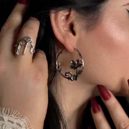 BLOSSOMING VINE EARRINGS