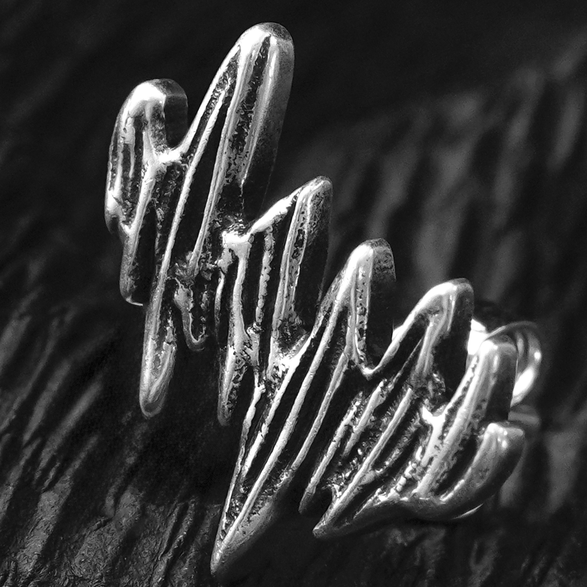 DYNAMIC WAVEFORM EARRINGS