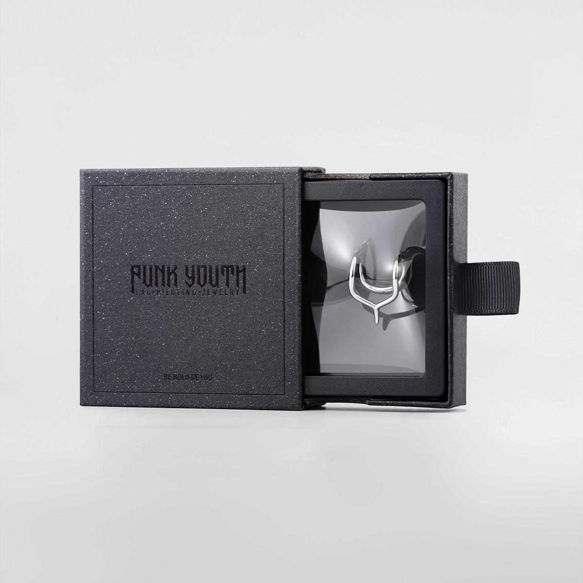 SCULPTED LINE LIP CUFF