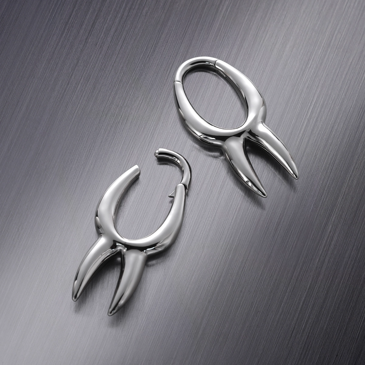 ABSTRACT FLOW EAR WEIGHTS