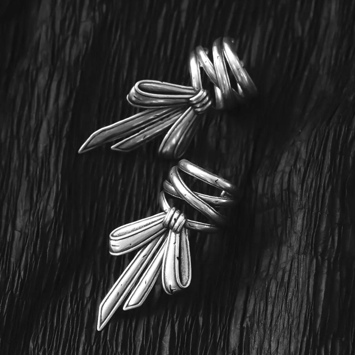 GRACEFUL KNOT EAR CUFFS