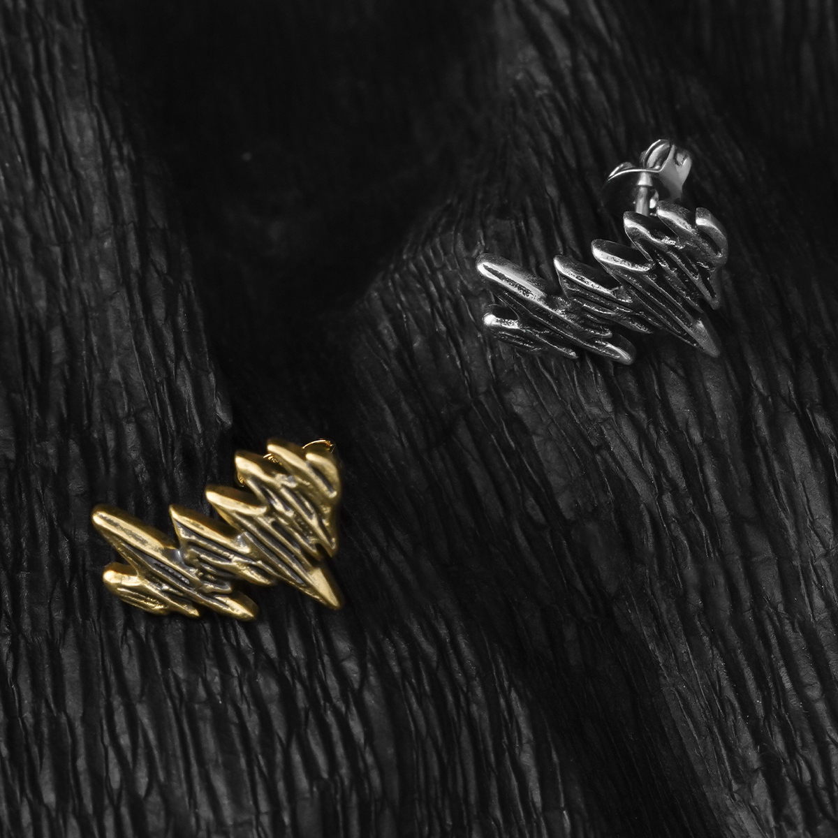 DYNAMIC WAVEFORM EARRINGS