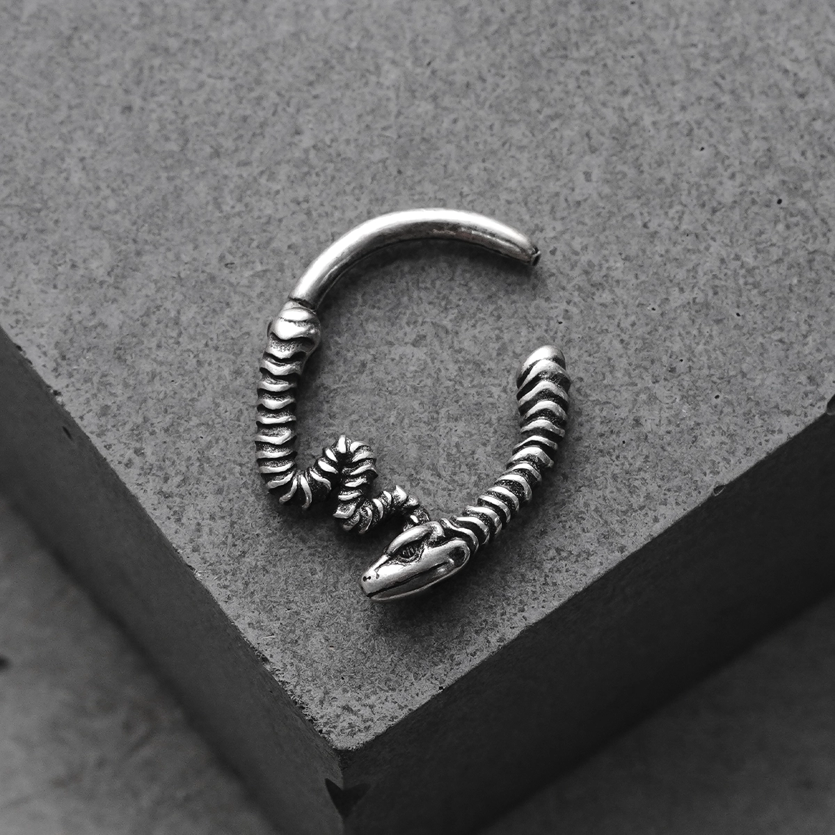 SERPENT SPINE CLICKER