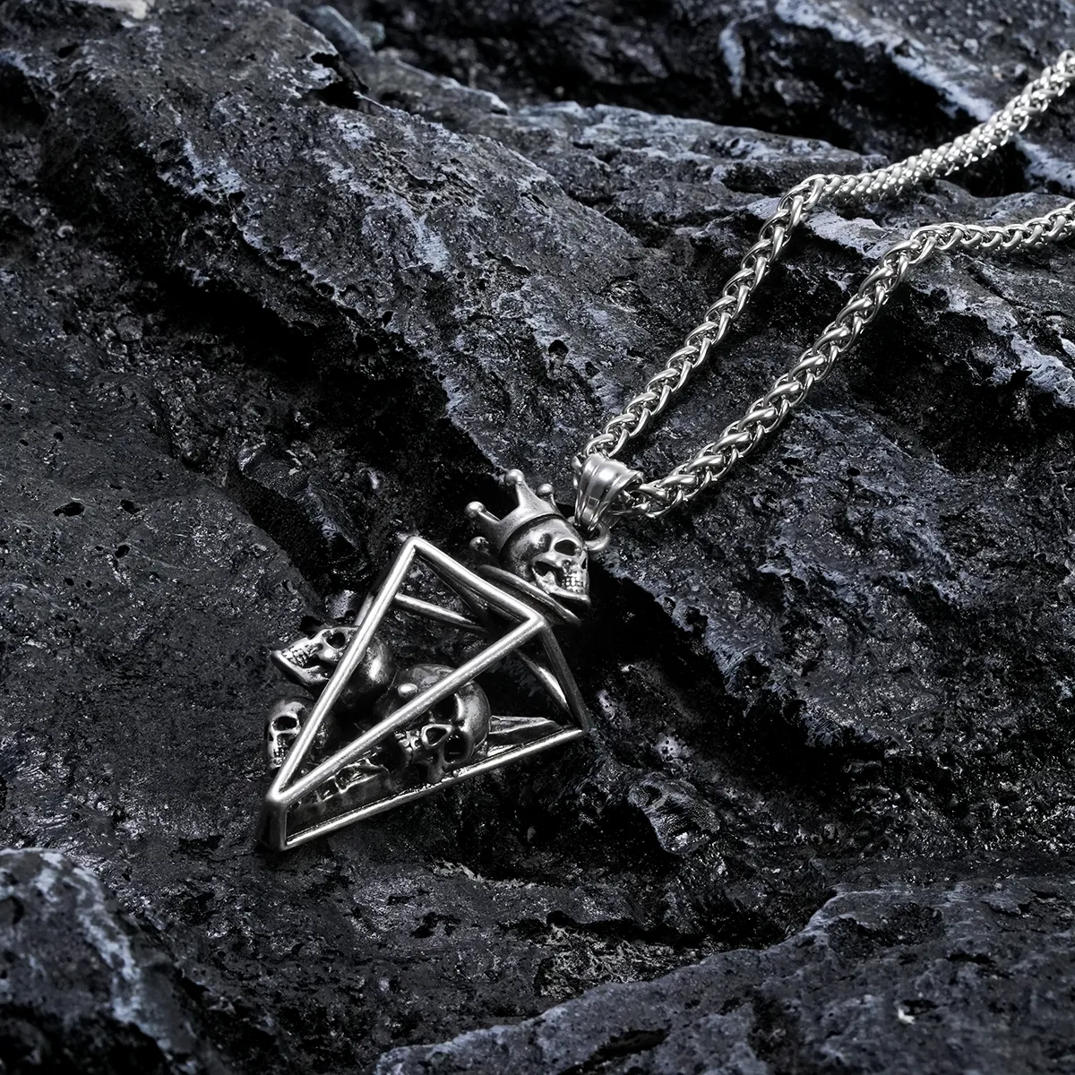 SKULL PRISON NECKLACE