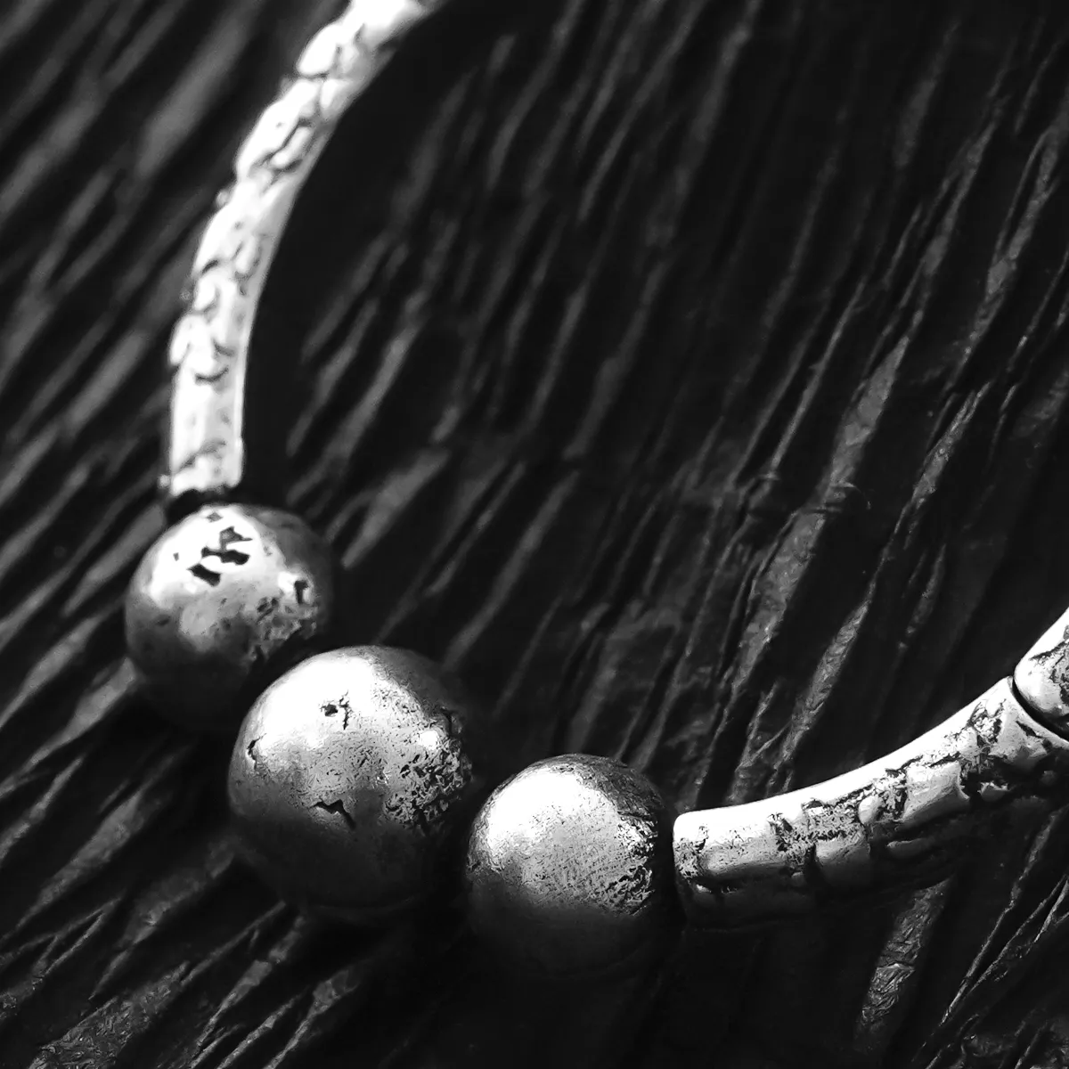 MYTHIC HERITAGE HOOP EARRINGS