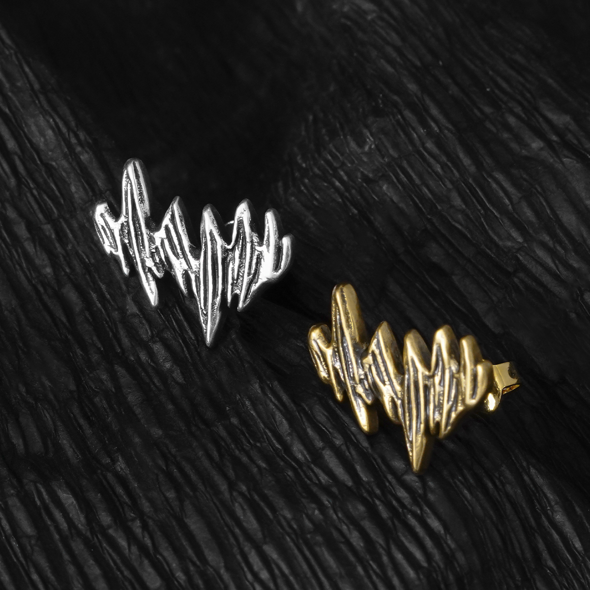 DYNAMIC WAVEFORM EARRINGS