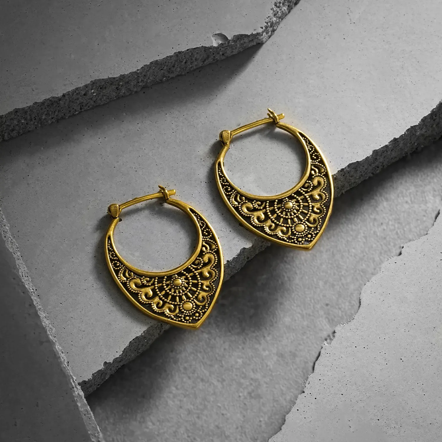 EXQUISITE MANDALA EARRINGS