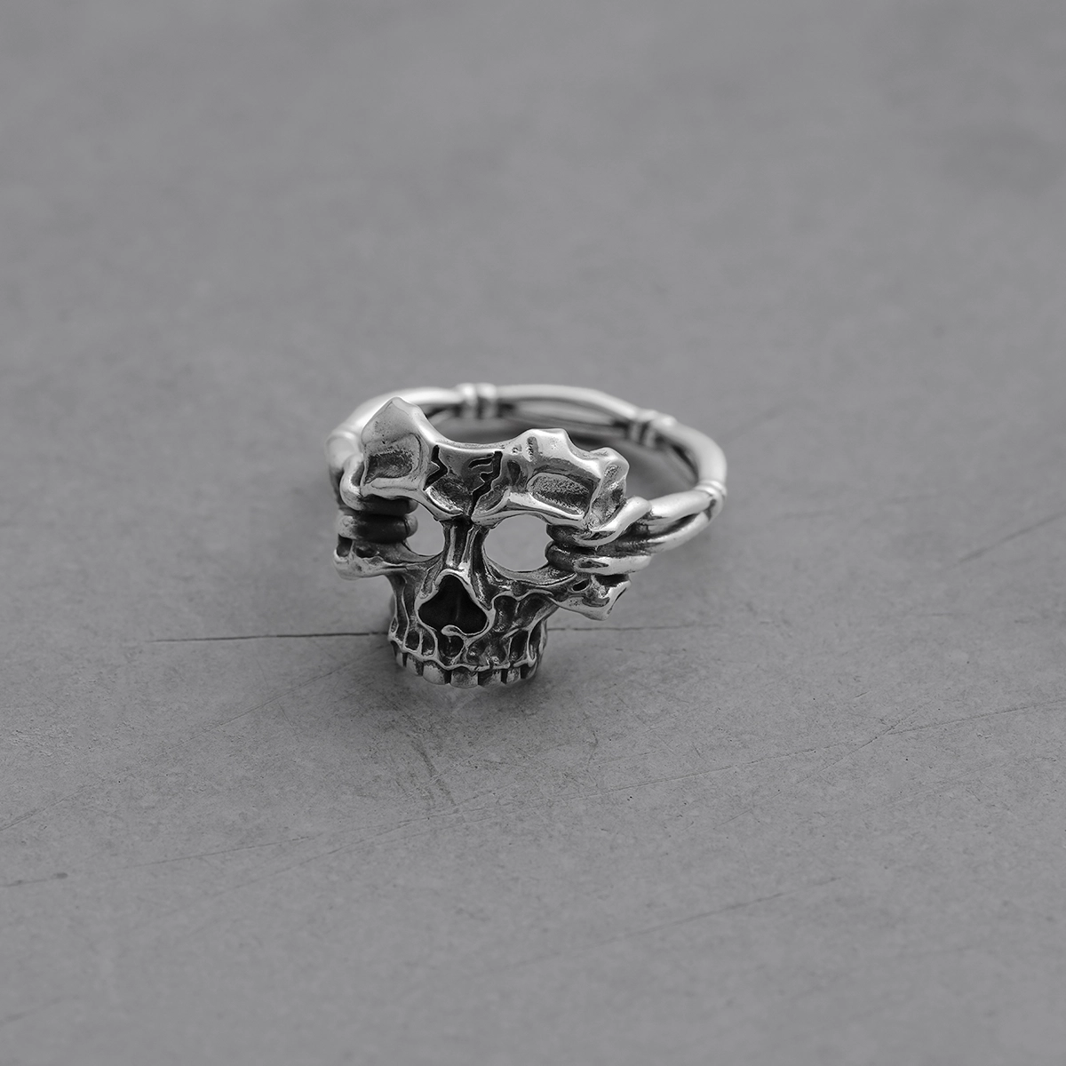 SKULL EMBLEM RING