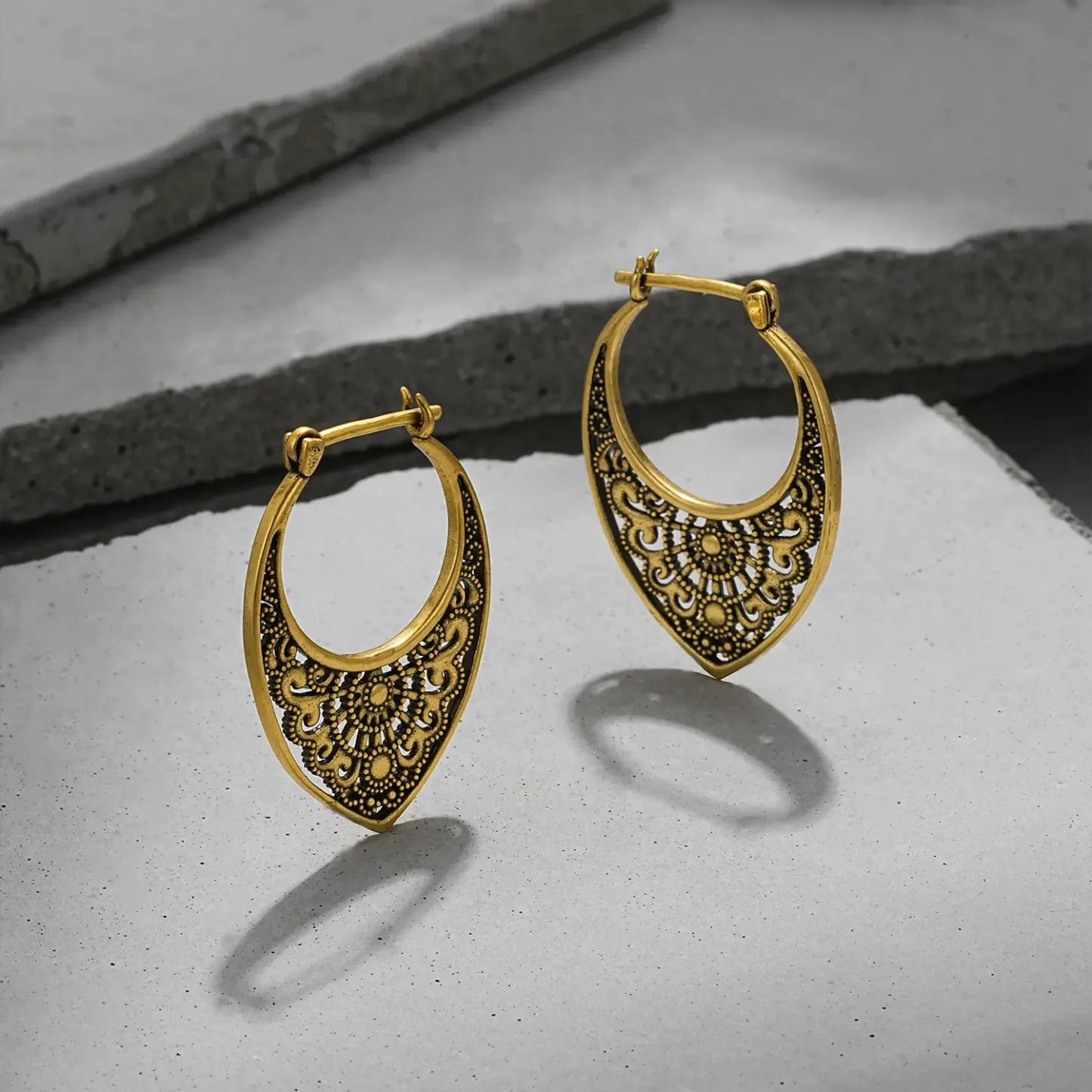 EXQUISITE MANDALA EARRINGS