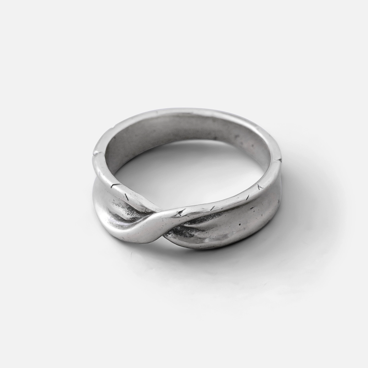 ETERNAL TWIST RING