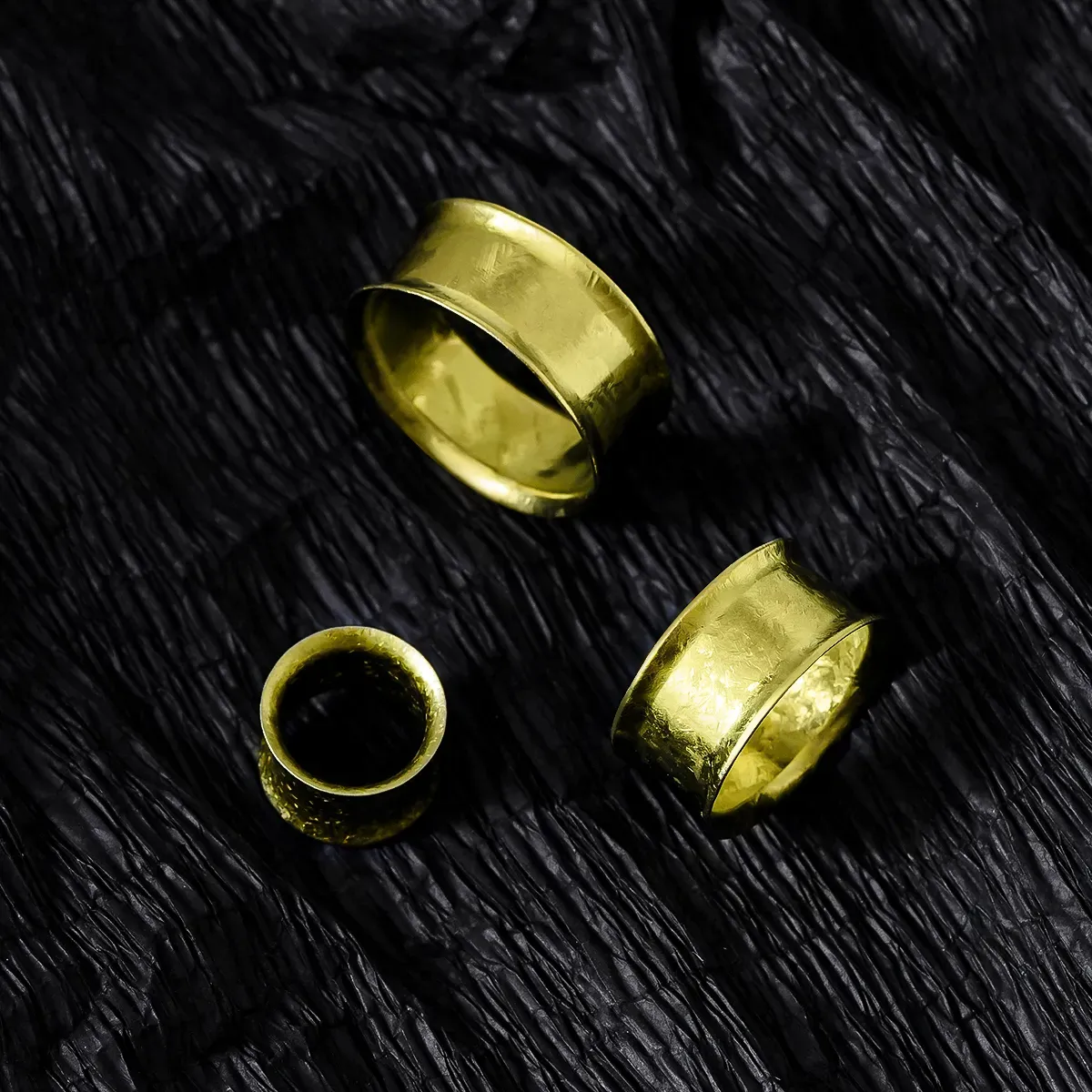 VIBRANT ARTISTIC TITANIUM TUNNELS