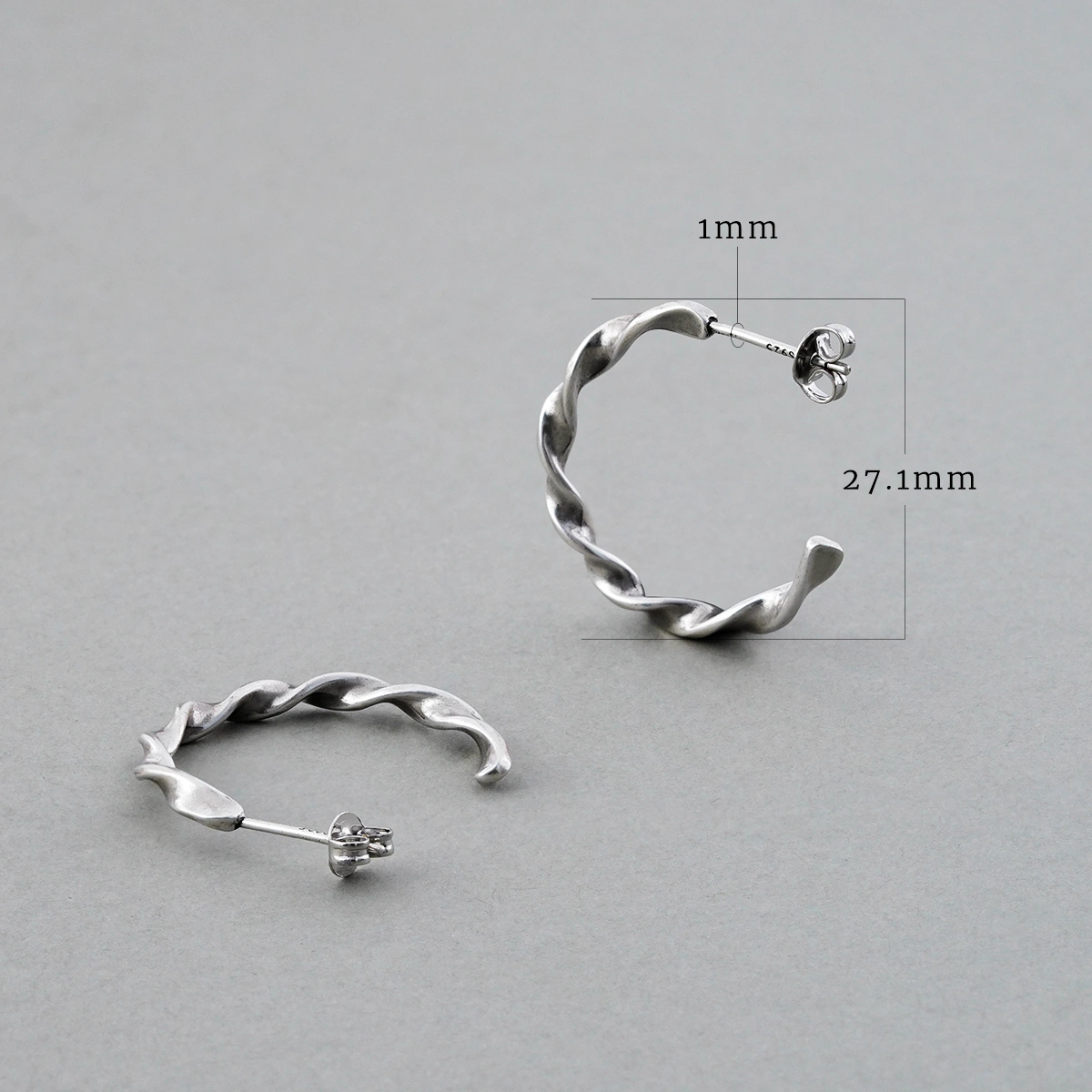 TWIST ESSENCE EARRINGS